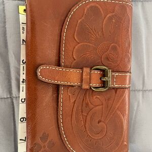 SALE 3/$20 Tooled Floral Leather Purse Buckle Closure - Cognac Brown